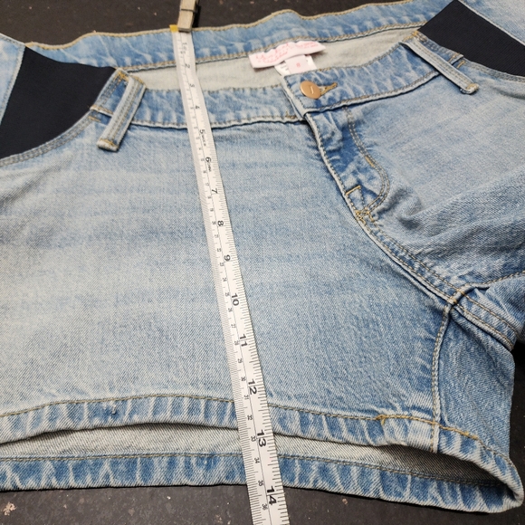 ISABEL MATERNITY by Ingrid & Isabel Grow With You Blue Midi Shorts. Size:8 - Picture 9 of 11